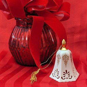 Beautiful Vtg 1990 Lenox  Annual Ornament Pierced Bell Cream Porcelain Gold Trim